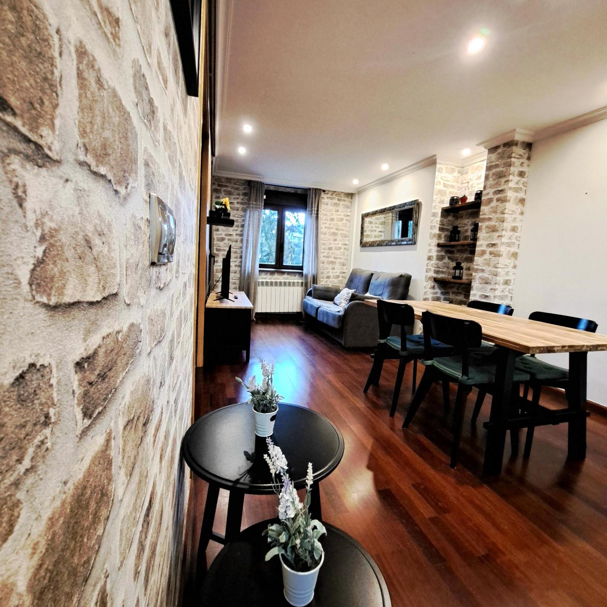 Apartamento Con Terraza Al Puente Romano Onís Екстериор снимка